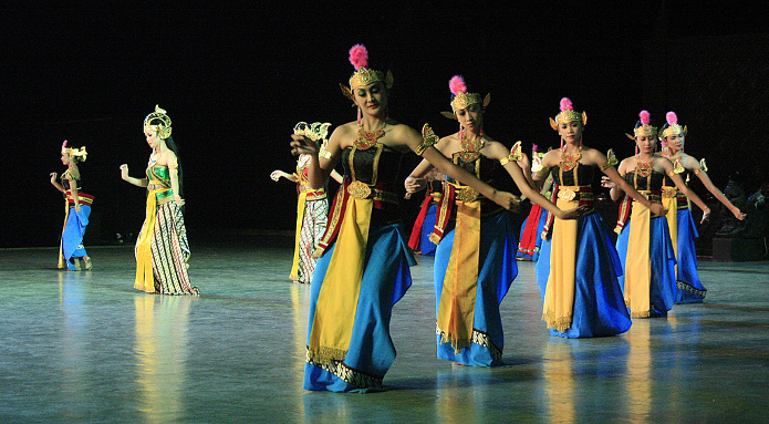 https://www.lasetrips.com/wp-content/uploads/2018/02/Javanese_Dance_Ramayana_Shinta_2.jpg